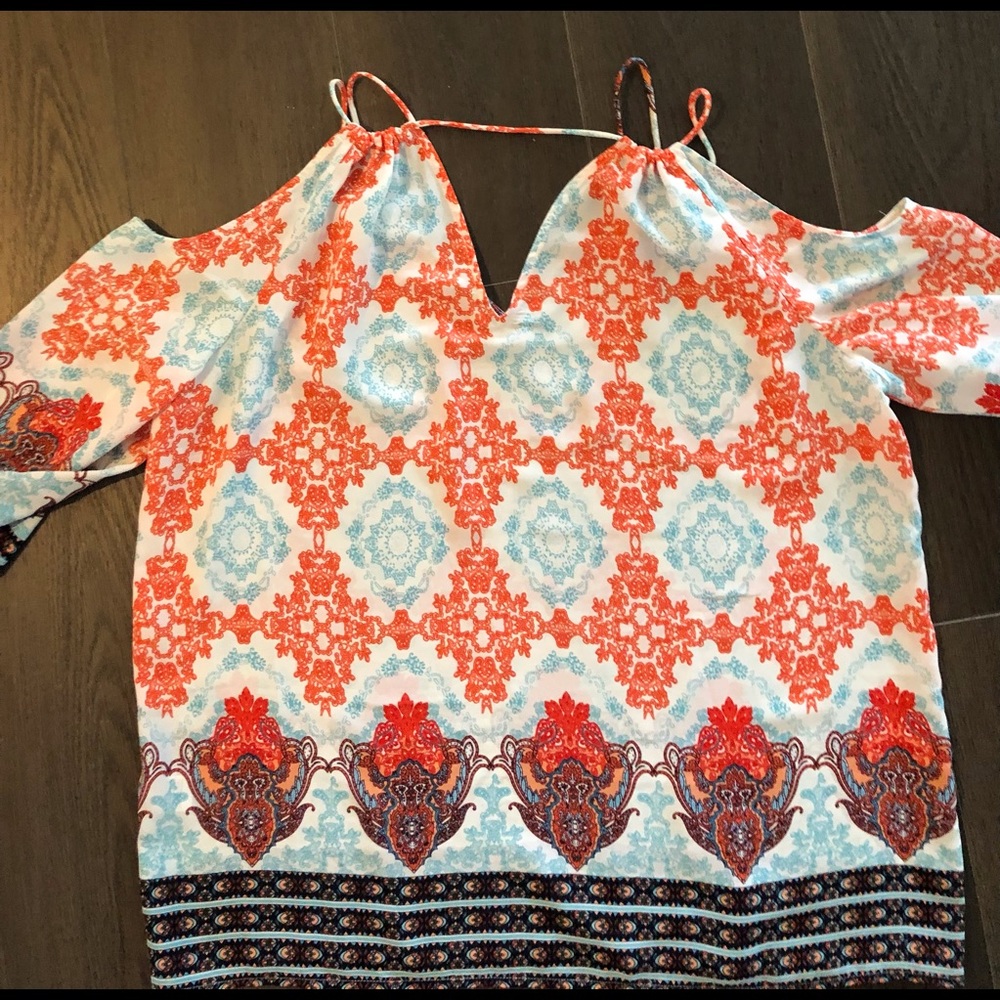 Cold shoulder, Skies Are Blue, 3/4 sleeve sz XL
